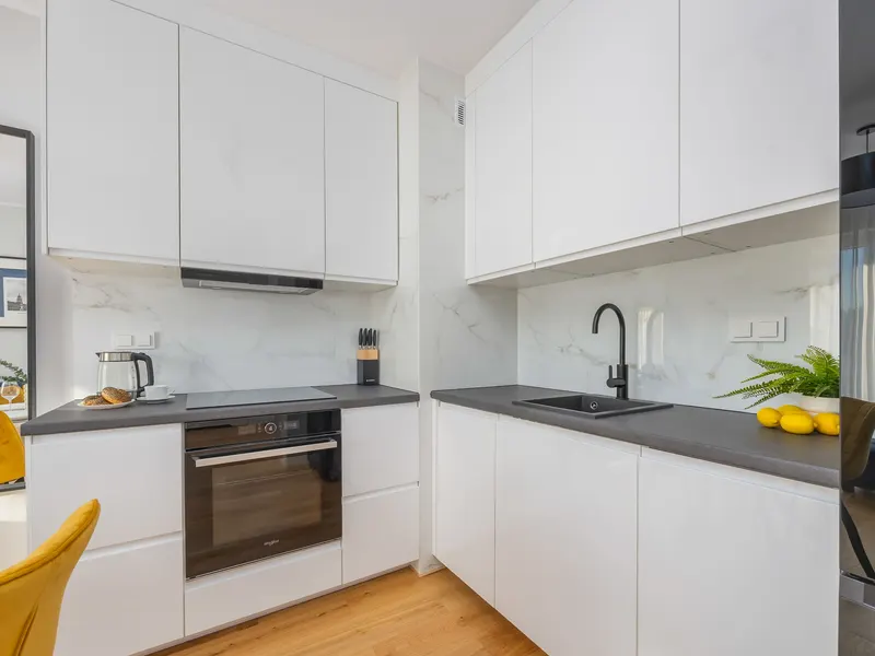 Elegant Apartment in Bemowo | Parking and Balcony – photo 5