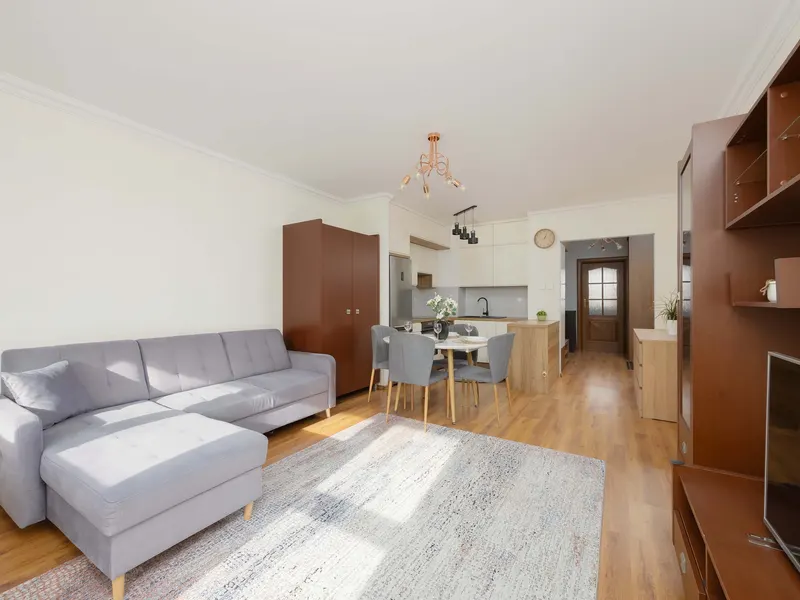 Klimatyzowany Apartament | Balkon i Miejsce do Pracy – zdjęcie 4