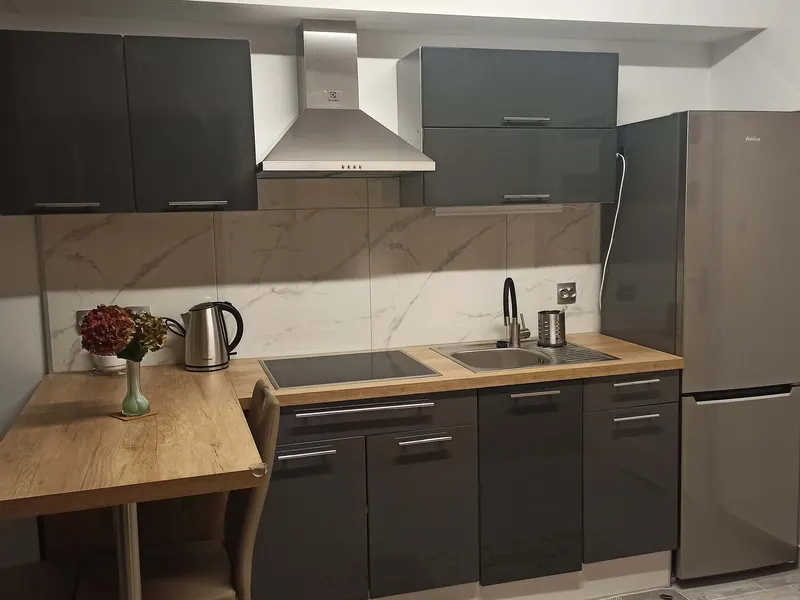 Funktionelles Studio mit Terrasse | 800 m zum Bahnhof – Foto 2