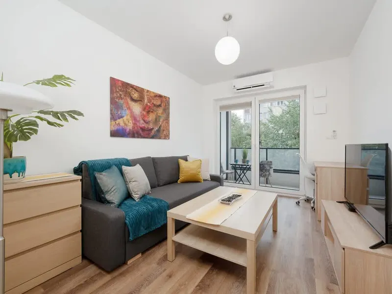 Komfortowy Apartament | Parking, Balkon, Miejsce do Pracy – zdjęcie 1