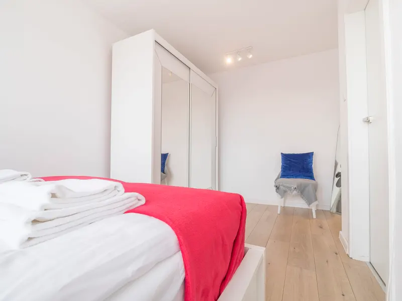 Przestronny Apartament we Wrocławiu | Balkon i Miejsce do Pracy – zdjęcie 4