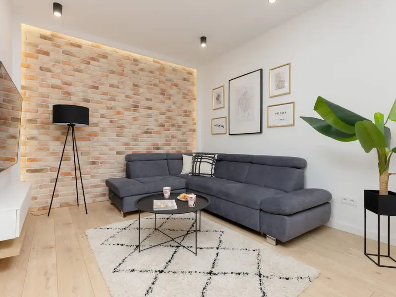 Spacious Apartment | Balcony with Swing | Parking. – photo 1