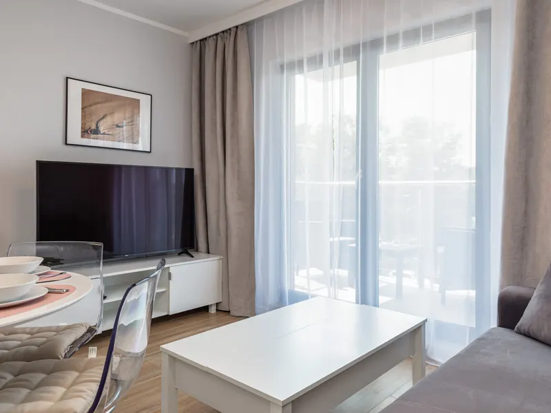 Seaside Apartment with Balcony | Sauna, Gym, Parking – photo 4