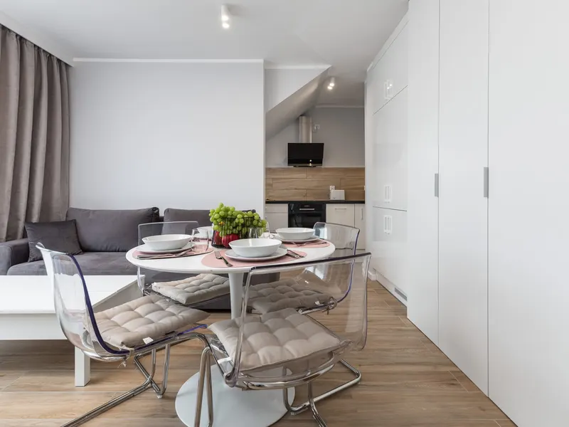 Seaside Apartment with Balcony | Sauna, Gym, Parking – photo 1