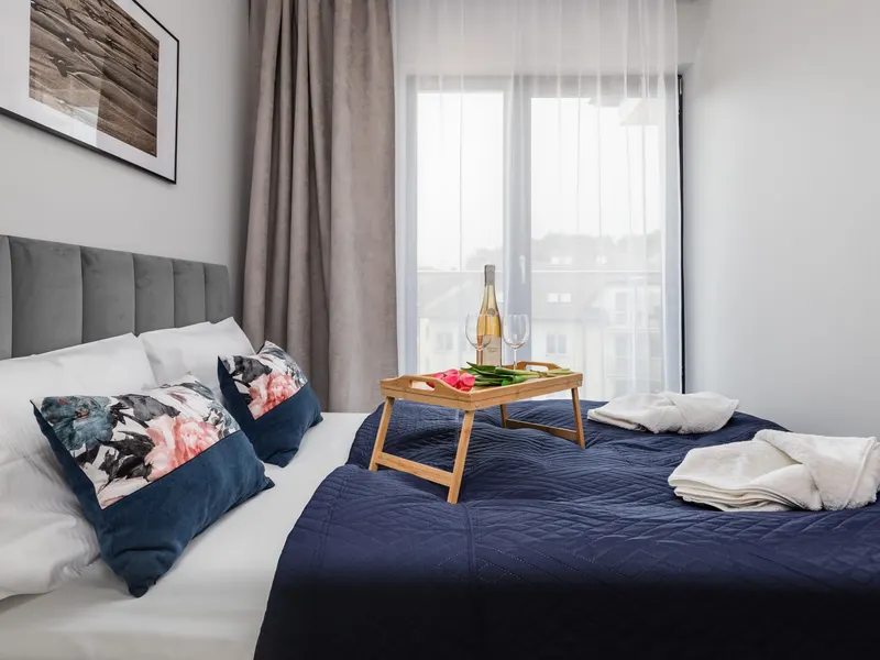 Seaside Apartment with Balcony | Sauna, Gym, Parking – photo 2