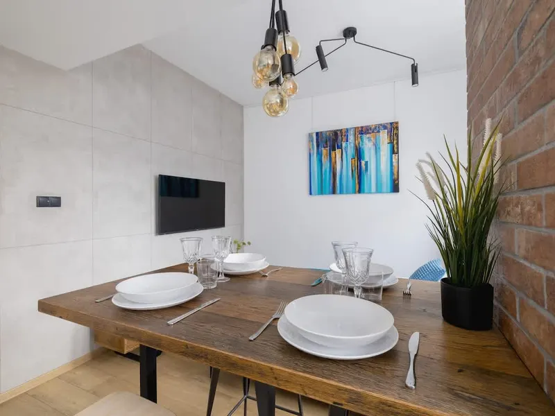 Stilvolles Studio mit Klimaanlage | Balkon | Nähe zum Zentrum – Foto 3