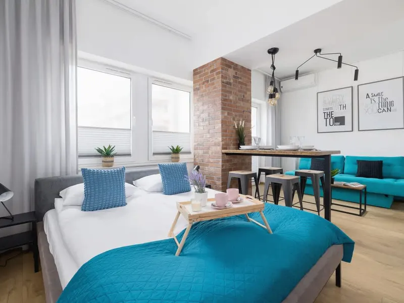 Stilvolles Studio mit Klimaanlage | Balkon | Nähe zum Zentrum – Foto 1