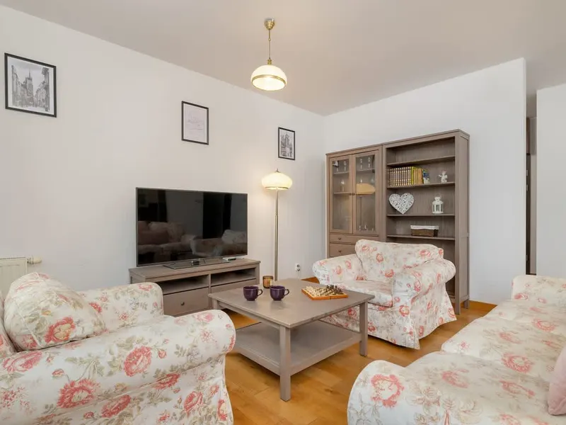 Przestronny Apartament | Balkon, Parking, Basen – zdjęcie 1