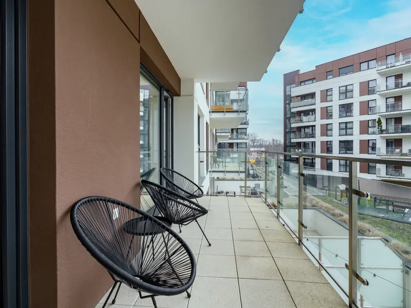 Komfortowy Apartament dla 5 Osób | Parking i Balkon – zdjęcie 3