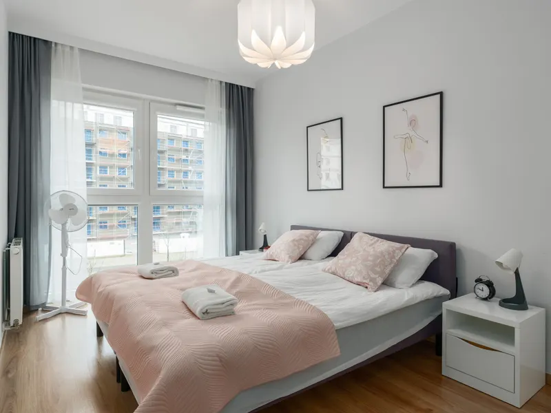 Komfortowy Apartament dla 5 Osób | Parking i Balkon – zdjęcie 2