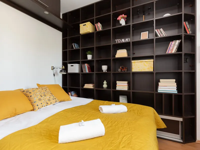 Stylish Apartment with Balcony | Parking, Workspace – photo 4