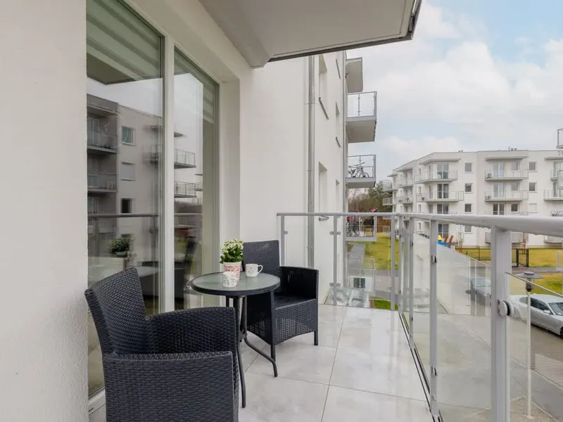 Stylowy Apartament z Balkonem | Parking, Blisko Plaży – zdjęcie 3