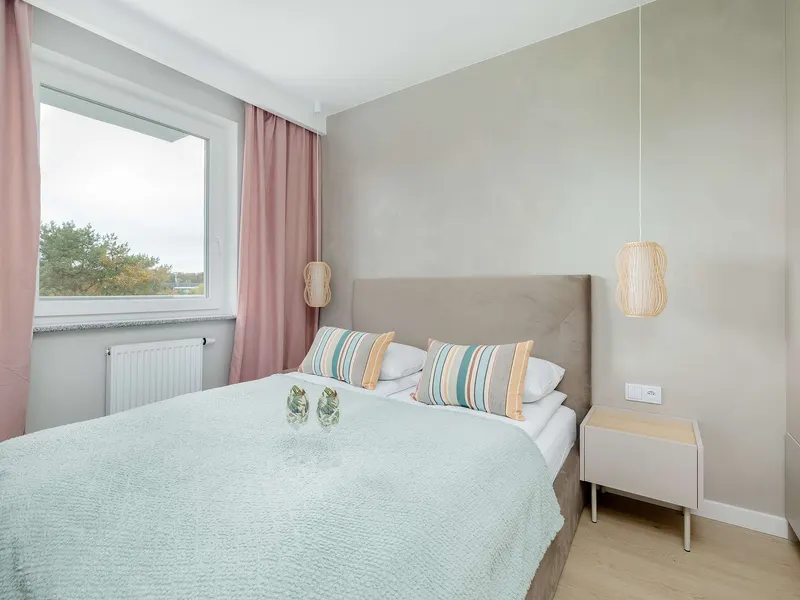 Geschmackvolles Apartment | Klimaanlage, Parkplatz, Balkon – Foto 3