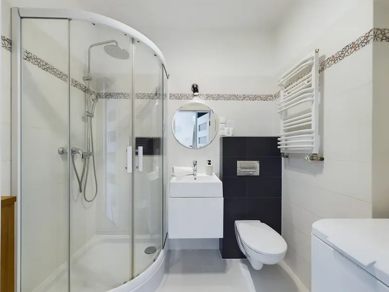 Modernes Apartment für 4 Personen | Parkplatz in Garage und Balkon – Foto 5