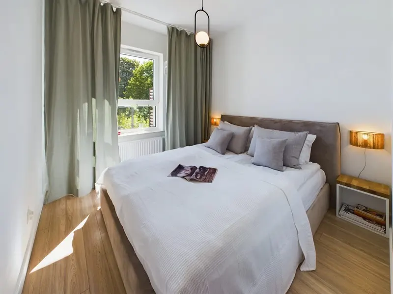 Modernes Apartment für 4 Personen | Parkplatz in Garage und Balkon – Foto 1