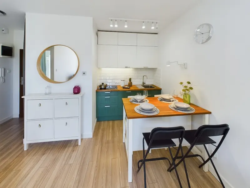 Modernes Apartment für 4 Personen | Parkplatz in Garage und Balkon – Foto 3