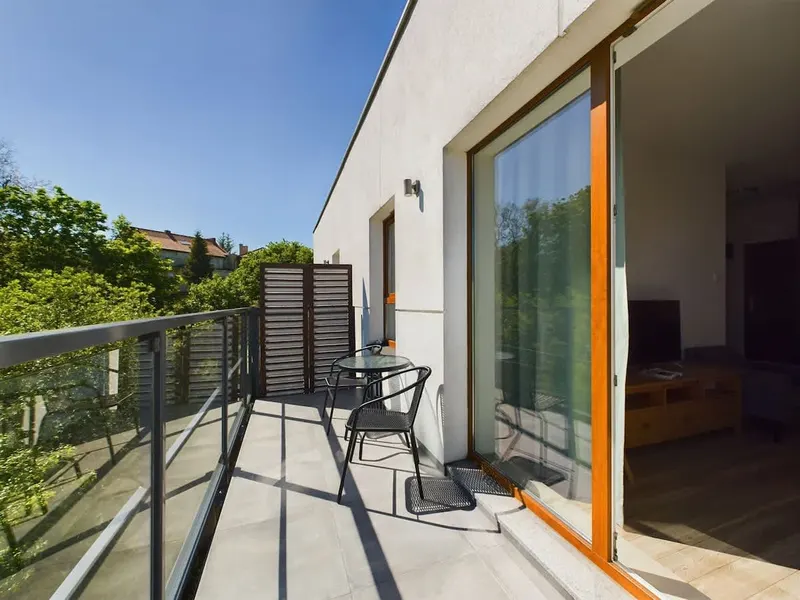 Modernes Apartment für 4 Personen | Parkplatz in Garage und Balkon – Foto 4