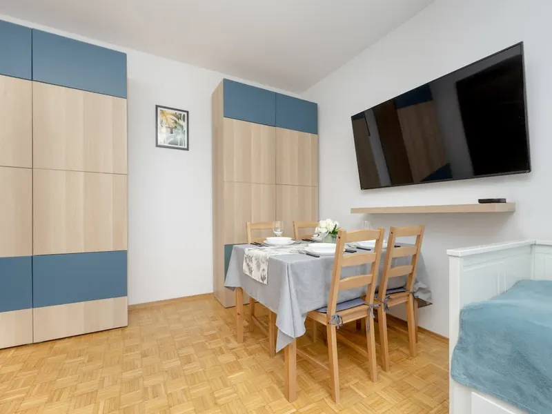 Practical Apartment | Three Bedrooms | Workspace – photo 4