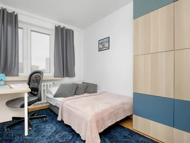 Practical Apartment | Three Bedrooms | Workspace – photo 2