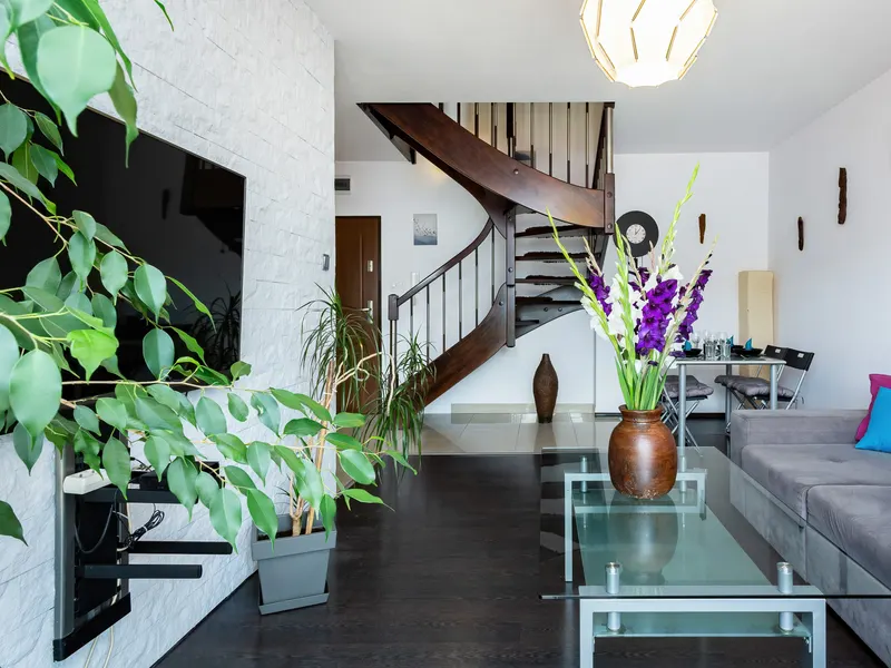 Zweistöckiges Apartment | Klimaanlage, Parkplatz und Terrasse – Foto 3