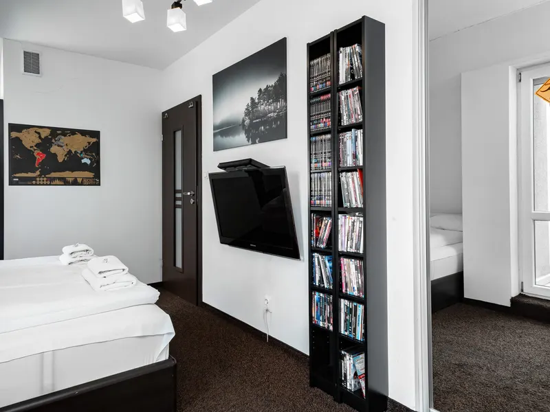 Zweistöckiges Apartment | Klimaanlage, Parkplatz und Terrasse – Foto 5