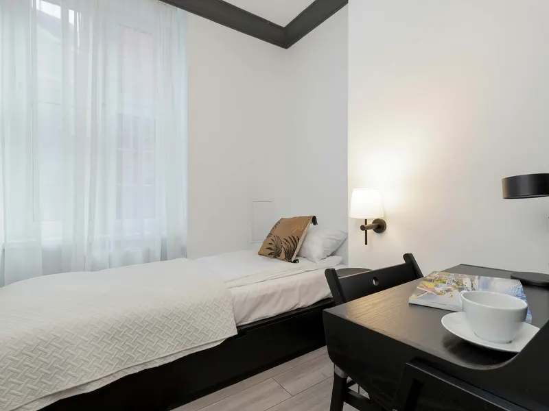 Stylowy Apartament w Centrum | Dwie Sypialnie | Miejsce do Pracy – zdjęcie 3
