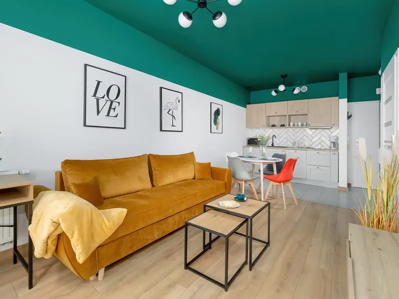 Jasny Apartament z Balkonem | 20 minut do Plaży – zdjęcie 1