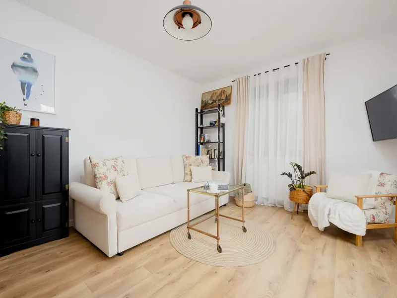 Elegancki Apartament na Pradze | Ogród | Parking w garażu – zdjęcie 1