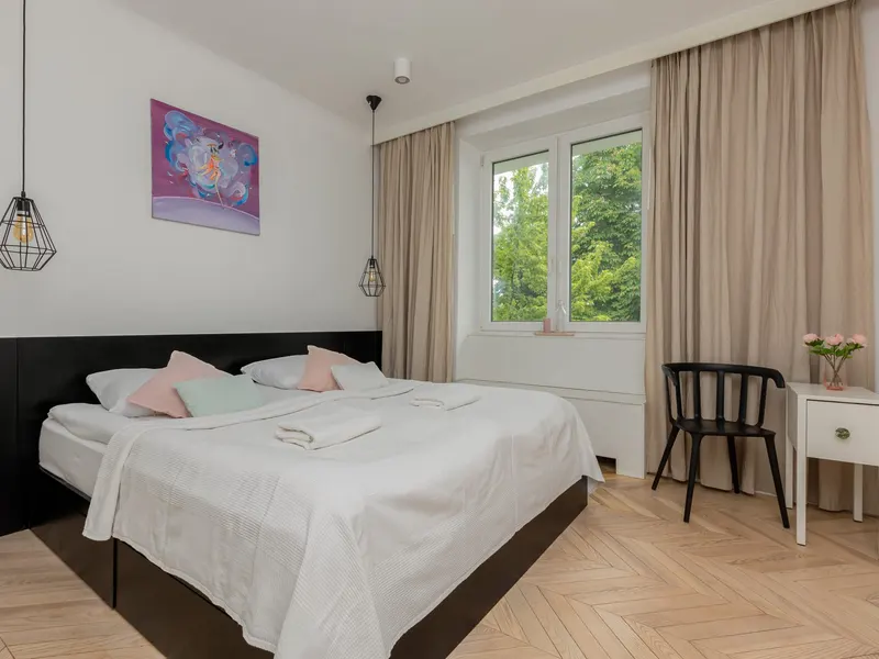 Klimatisiertes Apartment mit Balkon | Direkt im Stadtzentrum – Foto 2