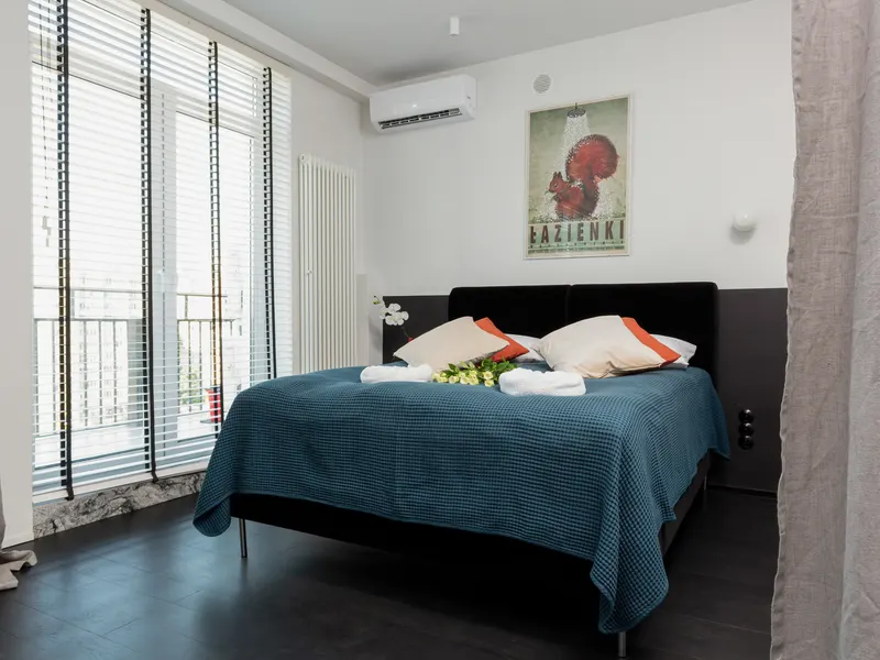 Komfortowe Studio w Centrum | Balkon i Klimatyzacja – zdjęcie 1