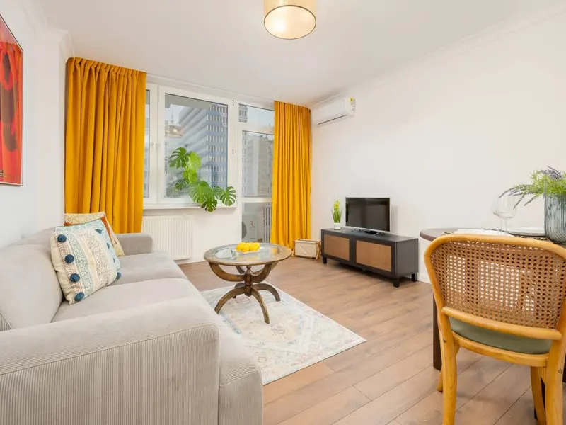 Stylish Apartment in the Center | Balcony with a View of the Palace of Culture and Science – photo 4