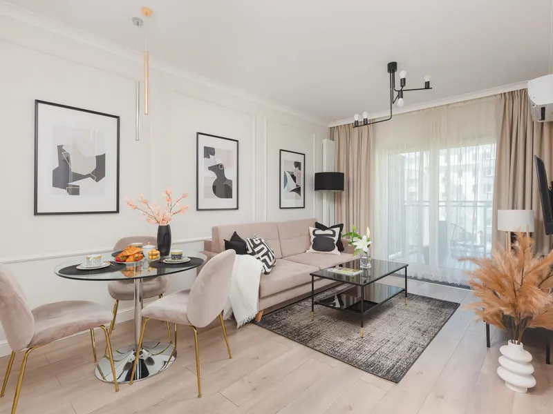 Prestigious Apartment in the Center | Air Conditioning and Balcony – photo 1