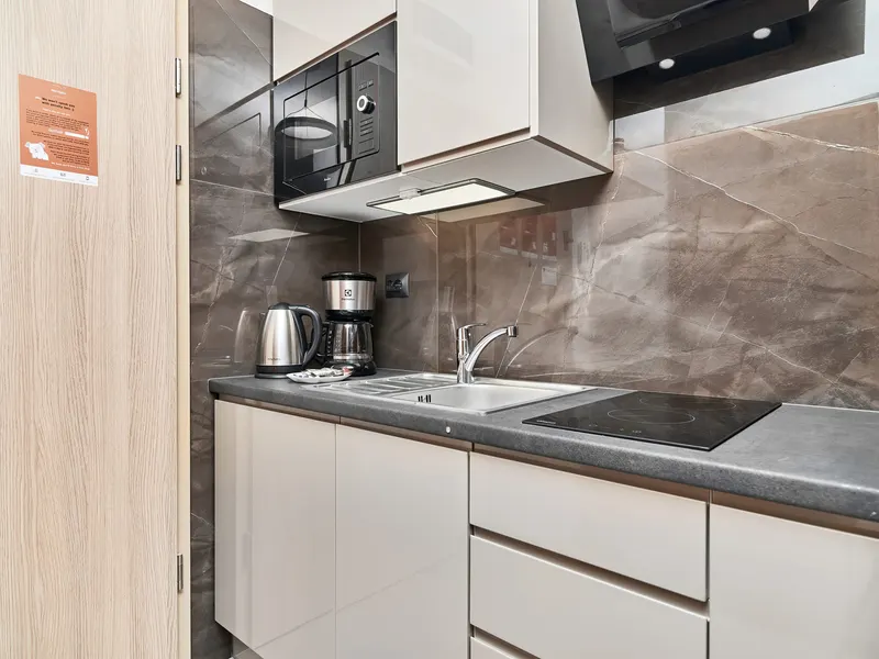Nowoczesne Studio nad Odrą | Siłownia, Balkon i Parking – zdjęcie 4