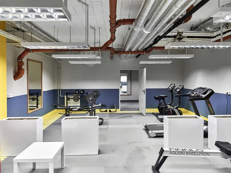 Nowoczesne Studio nad Odrą | Siłownia, Balkon i Parking – zdjęcie 3