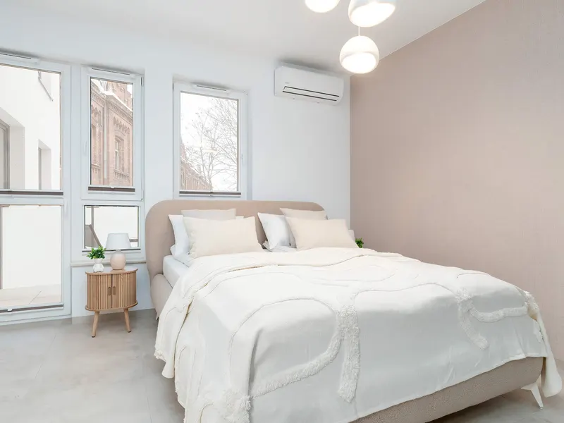 Air-conditioned Studio | Parking, Balcony, Close to Manufaktura – photo 2
