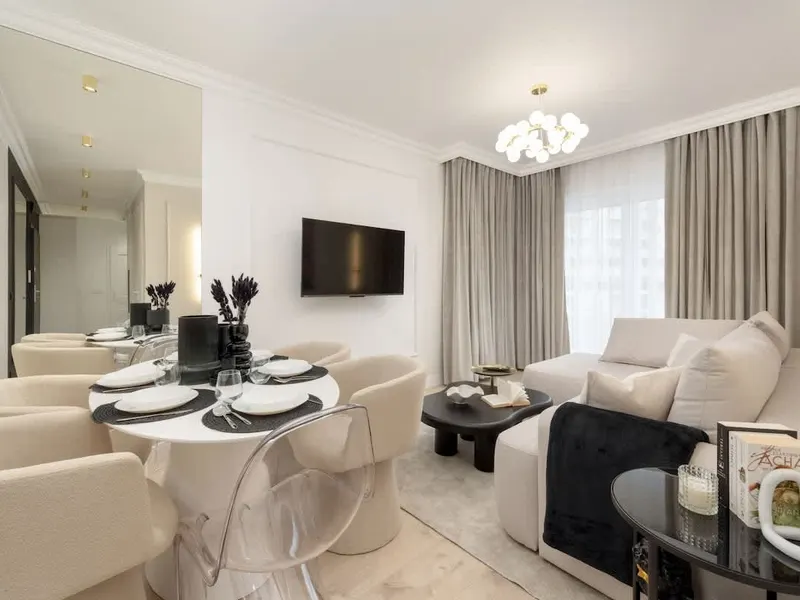 Elegancki Apartament z Balkonem | 2 Miejsca Parkingowe – zdjęcie 1