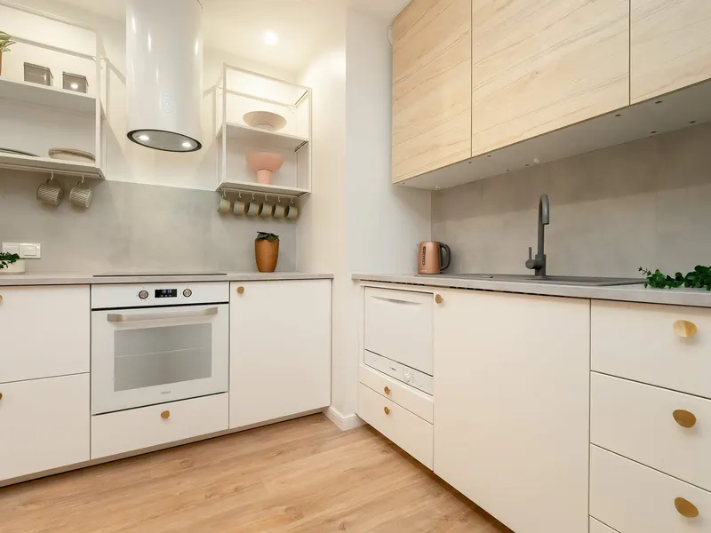 Bright Studio with Balcony | Ideal for Remote Work – photo 2