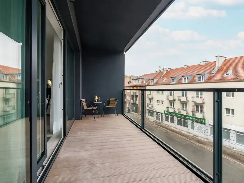 Stylish Studio | Parking, Balcony and 8 min to Old Town – photo 5