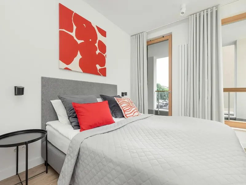 Geräumiges Appartement mit Parkplatz | 2 Balkone | Klimaanlage – Foto 1