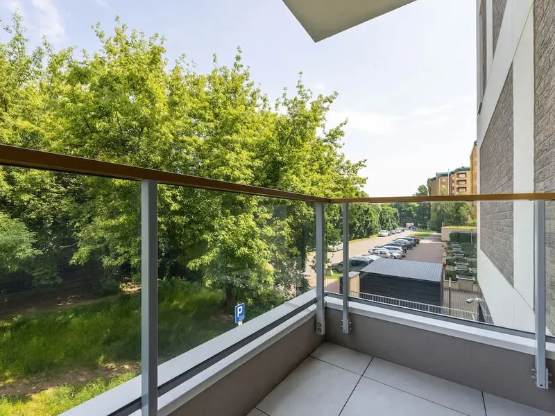 Geräumiges Appartement mit Parkplatz | 2 Balkone | Klimaanlage – Foto 4