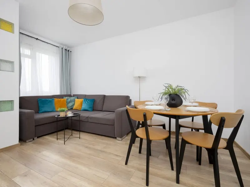 Functional Apartment | Balcony, Close to Airport, Place to Work – photo 1