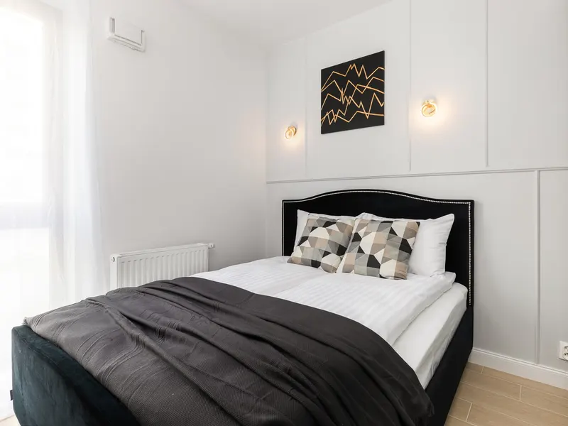 Funkcjonalny Apartament | Prywatny Parking i Balkon – zdjęcie 3
