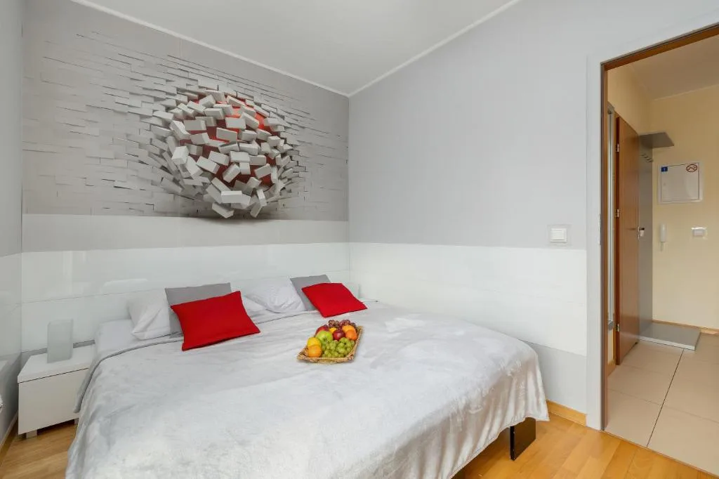 A comfortable double bed and a bright bedroom ensure a good night’s sleep.