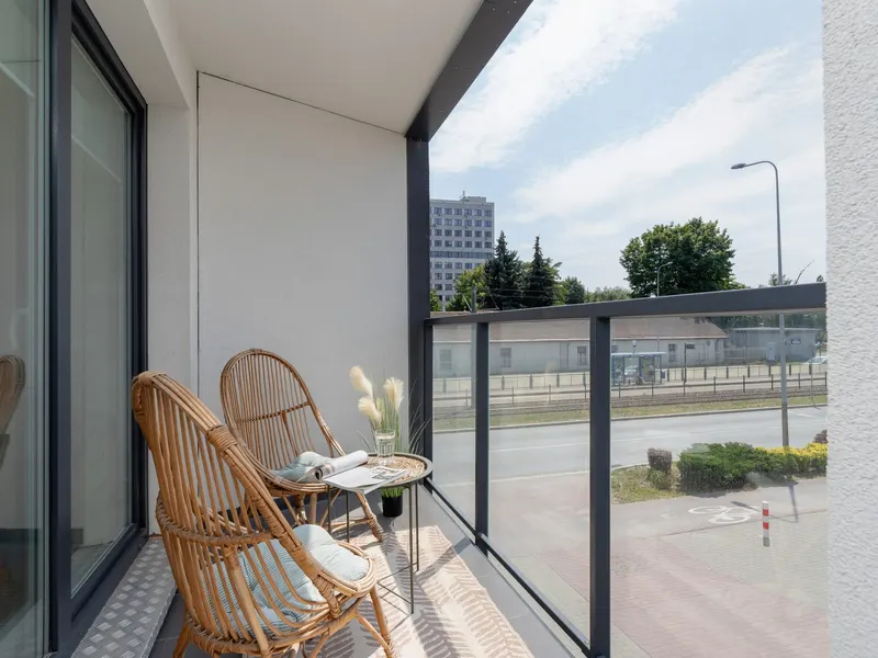 Elegant Apartment | Garage Parking and Balcony – photo 2