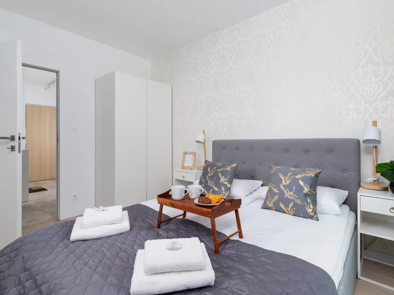 Elegant Apartment | Garage Parking and Balcony – photo 3