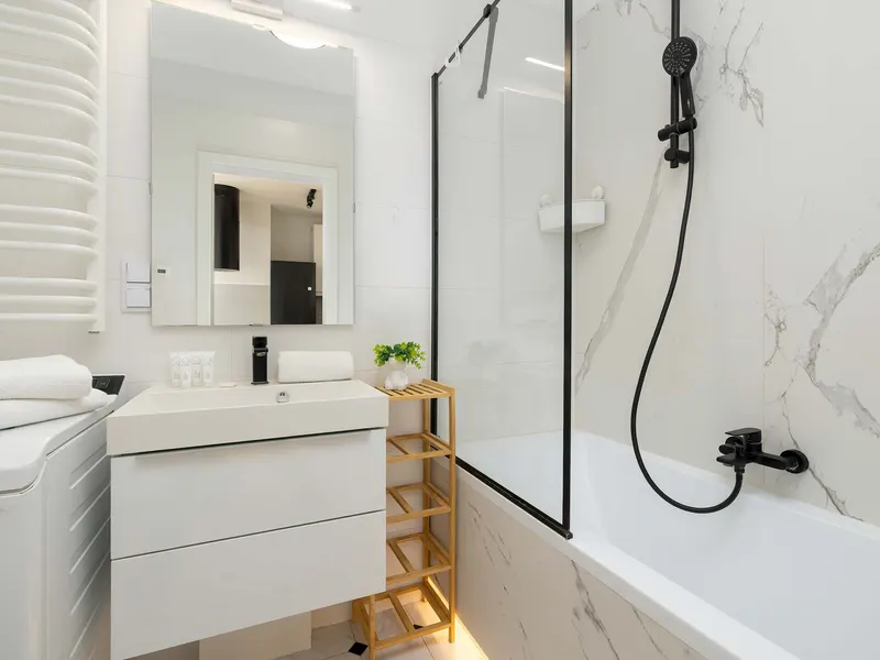 Elegant Apartment | Parking, Bath and Balcony with View – photo 5