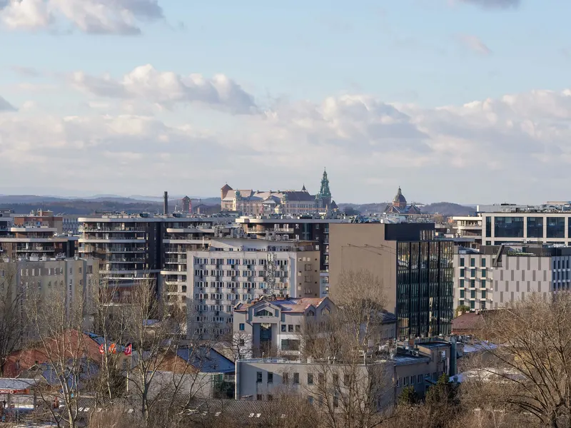 Elegant Apartment | Parking, Bath and Balcony with View – photo 3