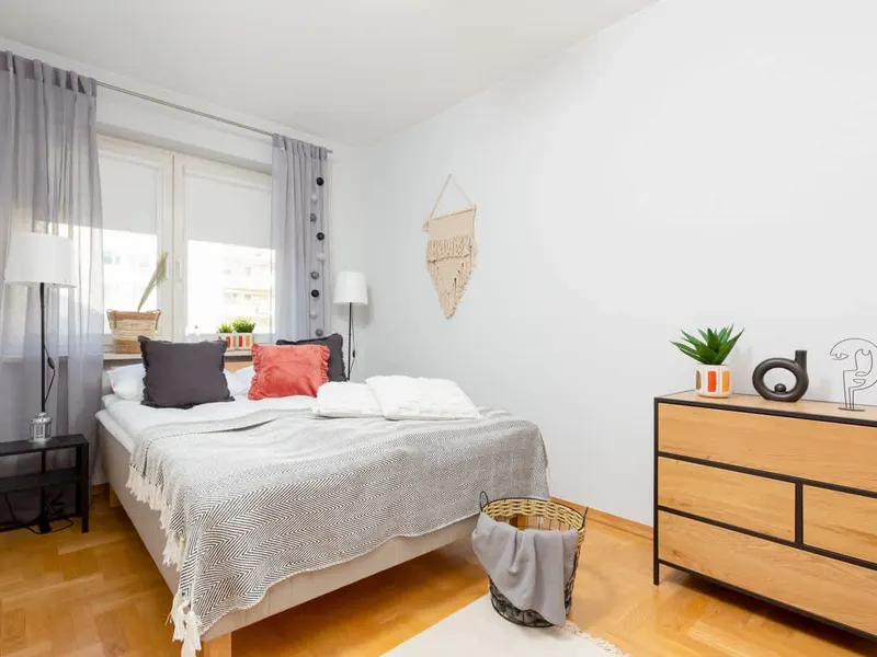 Przestronny Apartament | Parking, Balkon i Miejsce do Pracy – zdjęcie 3