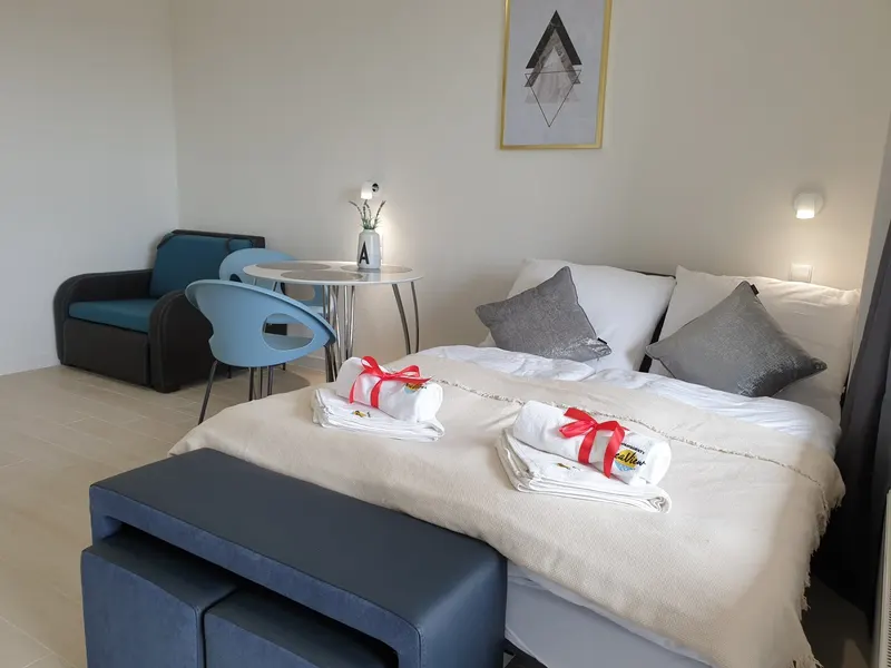 Stilvolles Studio mit Balkon | Meerblick und Parkplatz – Foto 4