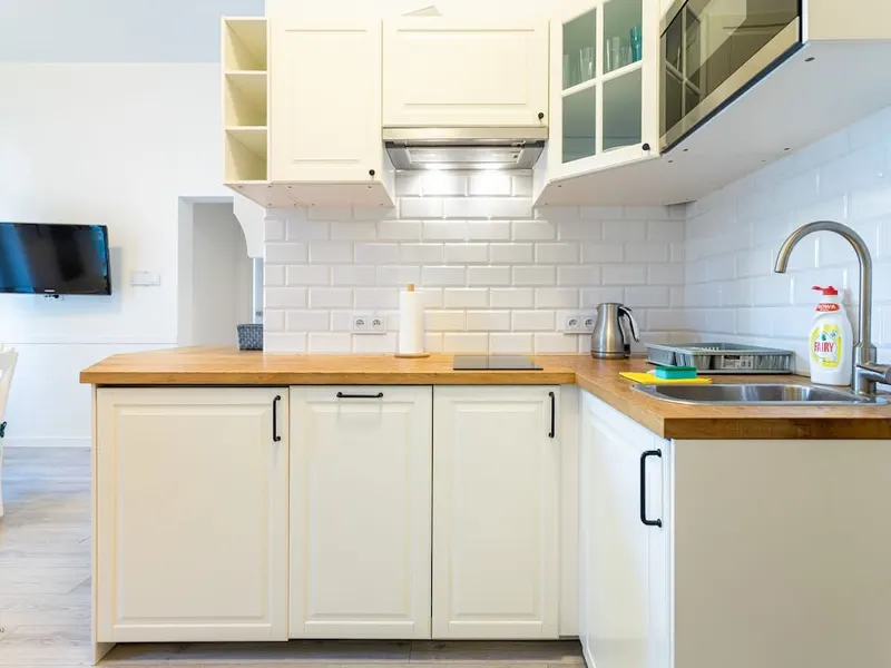 Bunte Wohnung | 2 Schlafzimmer, Balkon, in der Nähe des Piers – Foto 4